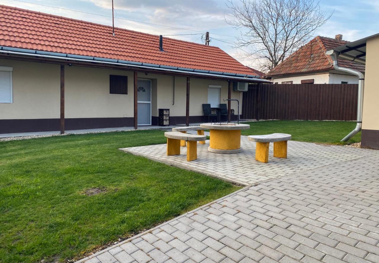 Dio Vendeghaz Villa Mezokovesd Luaran gambar